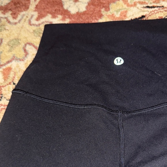 Lululemon High-Waisted Black Women's spandex Shorts - Picture 3 of 3